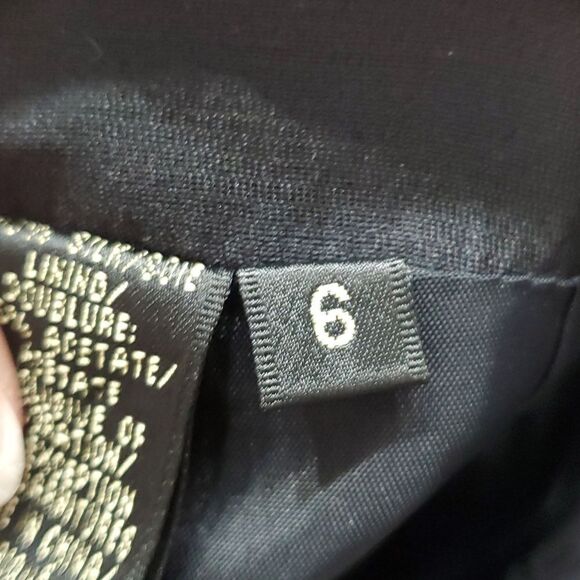 Dana Buchman, black 2 pcs suit, size 6 beautiful bead work. silk, Top med. - Picture 10 of 17